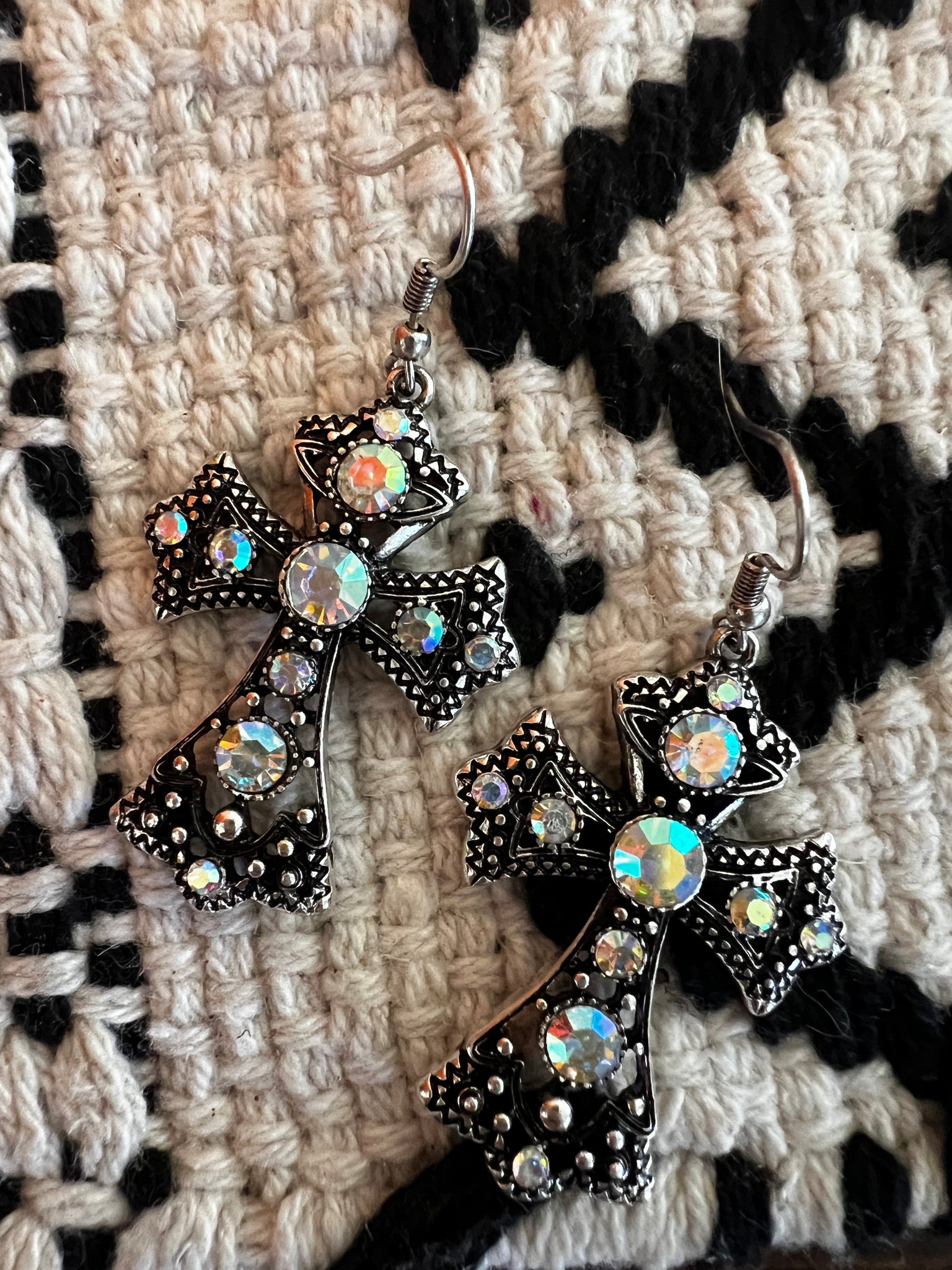 CROSS AB STONE EARRINGS