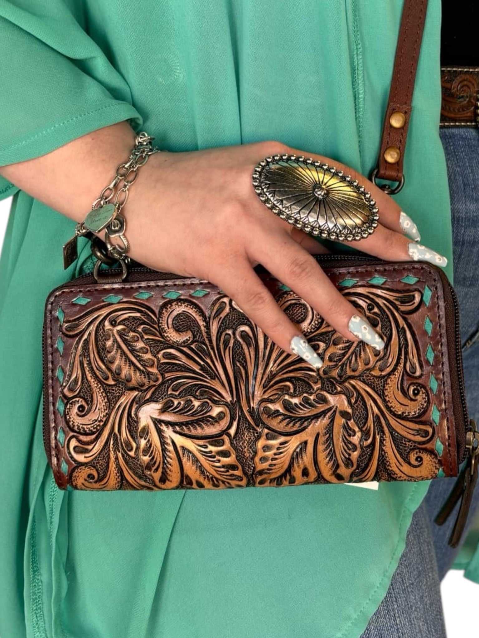 TOOLED CROSSBODY  WALLET WITH STRAP