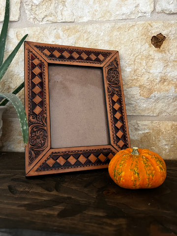 LEATHER PICTURE FRAMES
