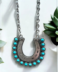 HORSE SHOE PENDANT NECKLACE