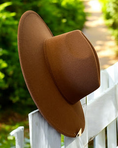 BROWN FELT HAT