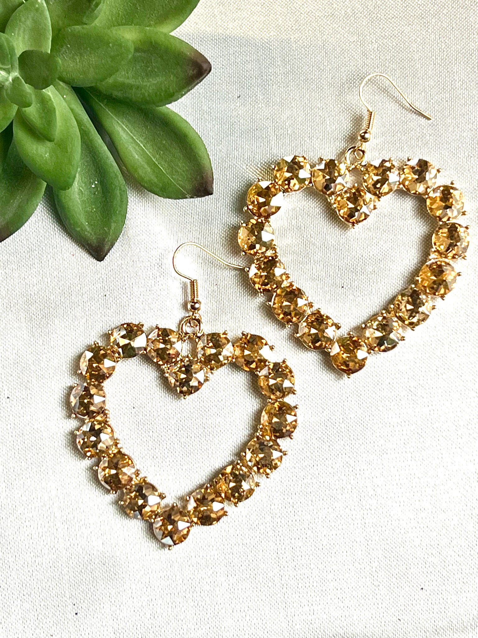 AMBER HEART EARRING