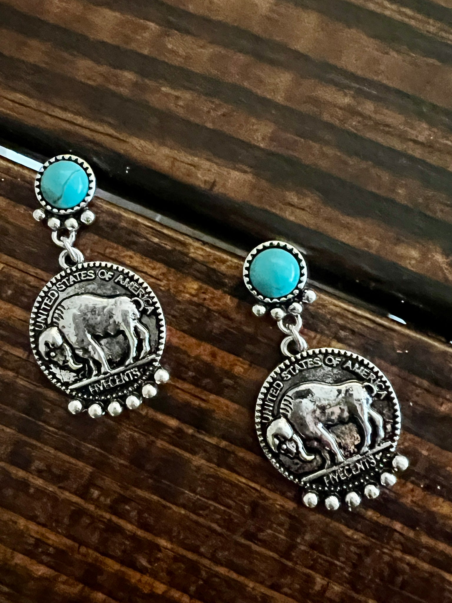 BUFFALO EARRINGS WITH TURQUOISE