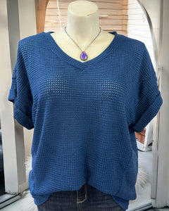 ANNA NAVY V NECK TOP