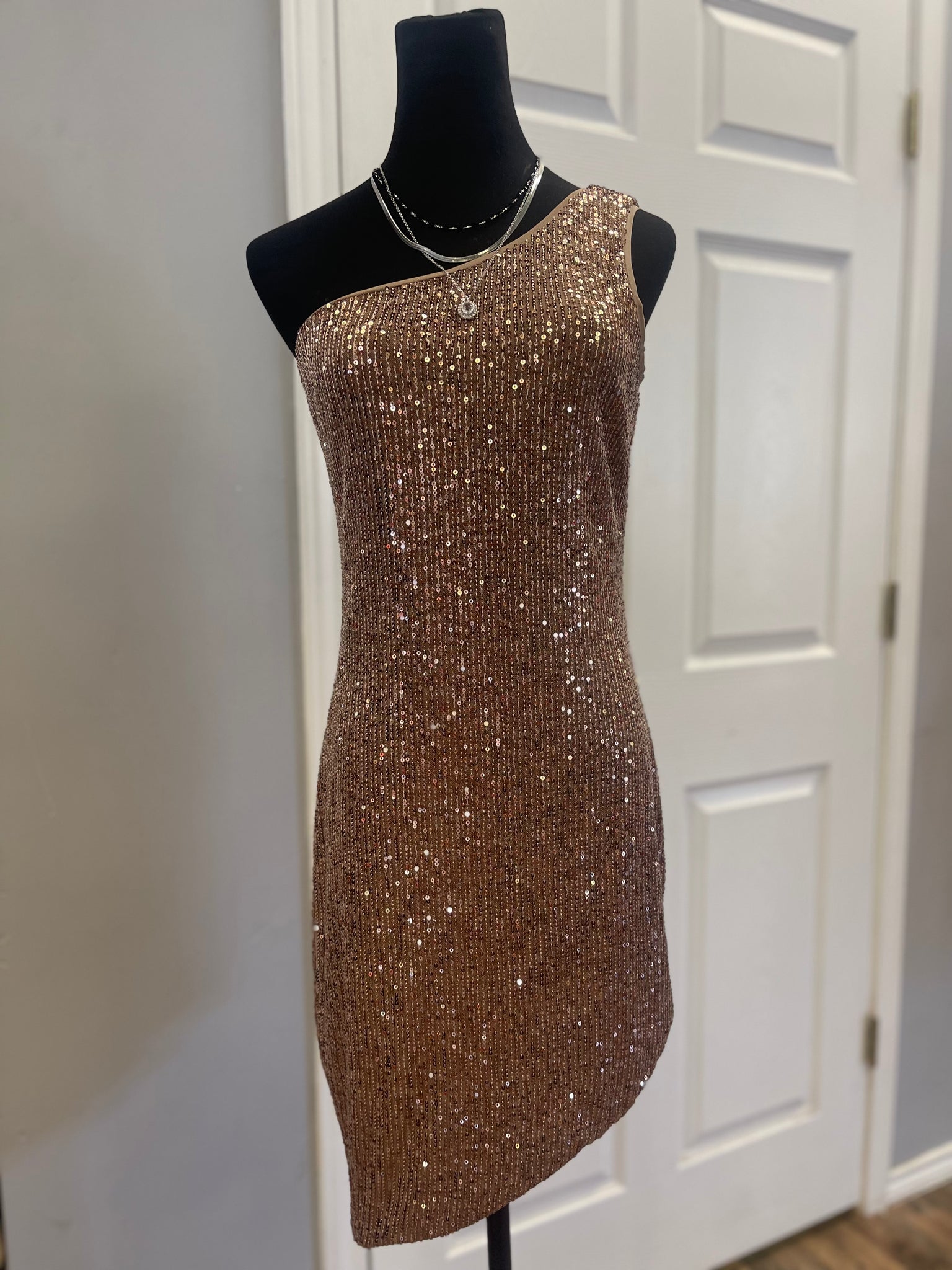 GOLD ONE SHOULDER SEQUIN DRESS