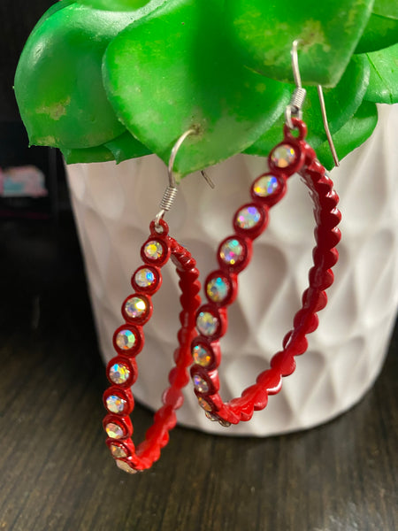 RHINESTONE LINED TEARDROP HOOP