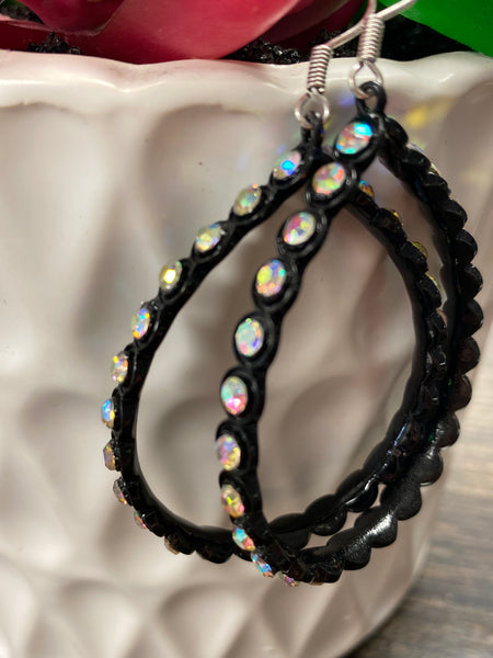 RHINESTONE LINED TEARDROP HOOP